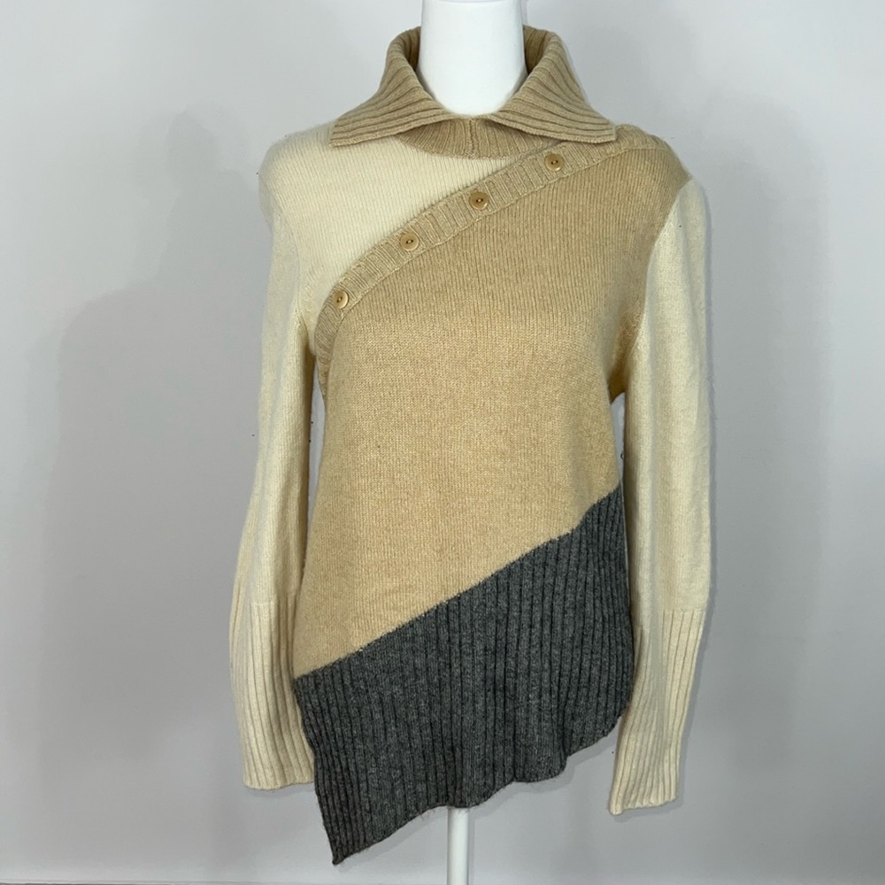 Vince Sweater asymmetrical colorblock cream and gray button detail size medium
